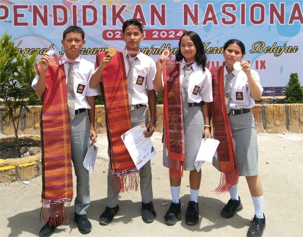 "Unggul dalam Prestasi, Tangguh dalam Karakter."